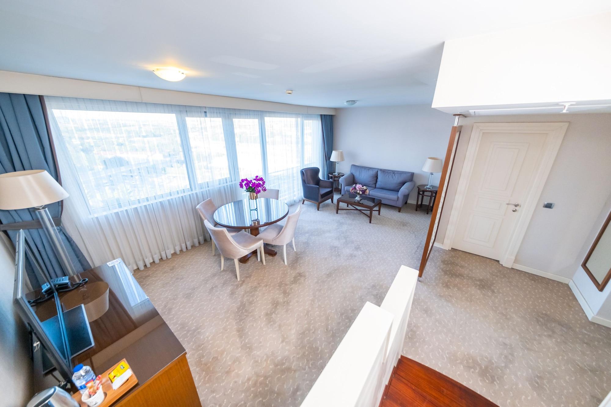 Miracle Istanbul Asia Airport Hotel & Spa Bagian luar foto A typical apartment at the complex