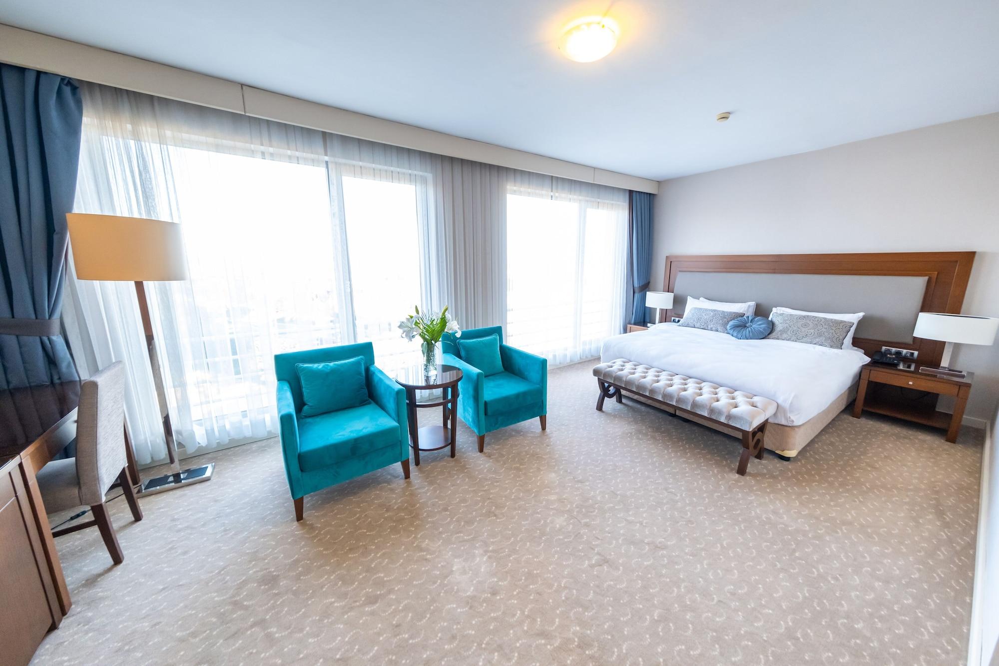 Miracle Istanbul Asia Airport Hotel & Spa Bagian luar foto A bedroom at the hotel