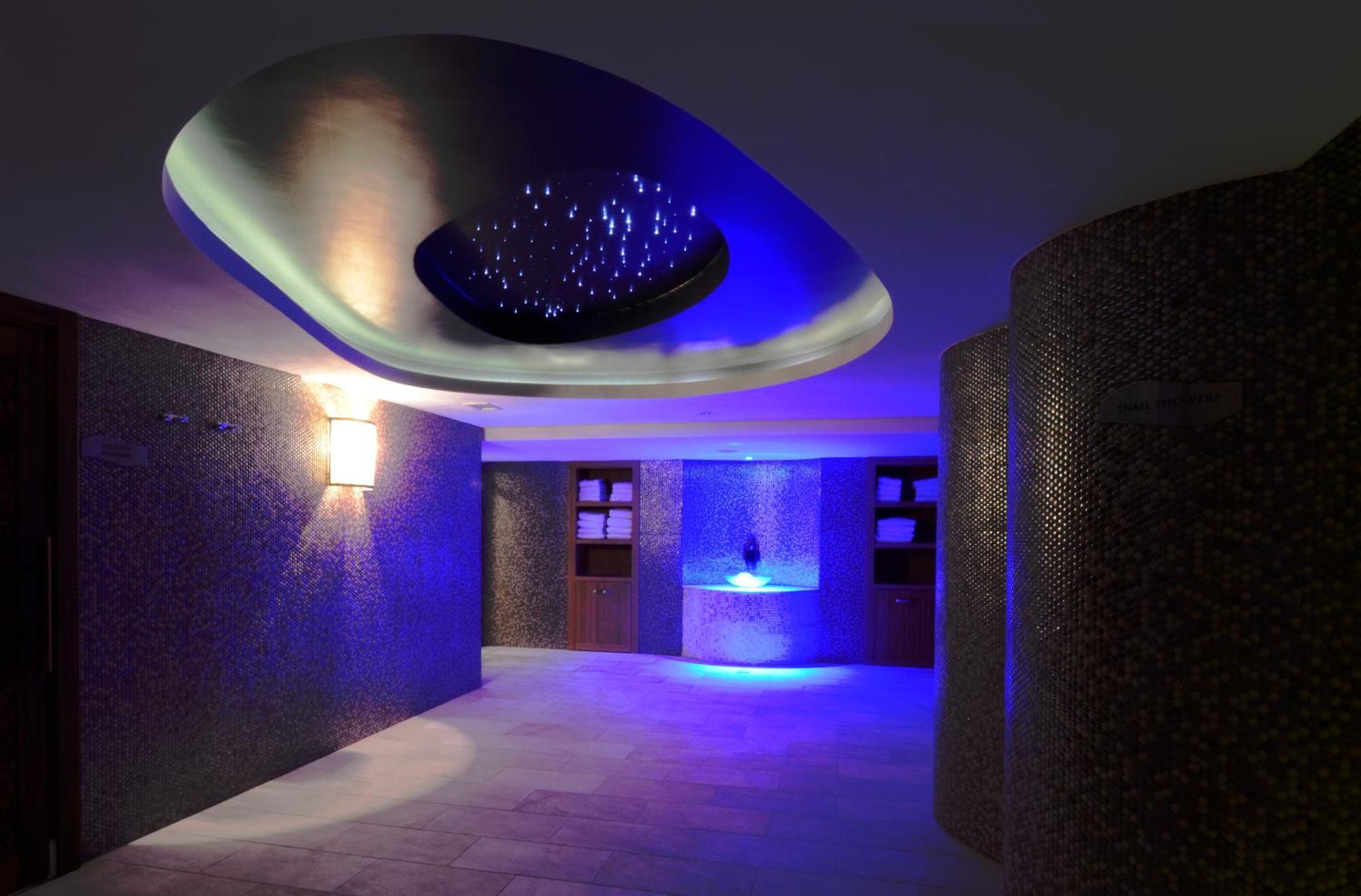 Miracle Istanbul Asia Airport Hotel & Spa Bagian luar foto The spa at The Landmark