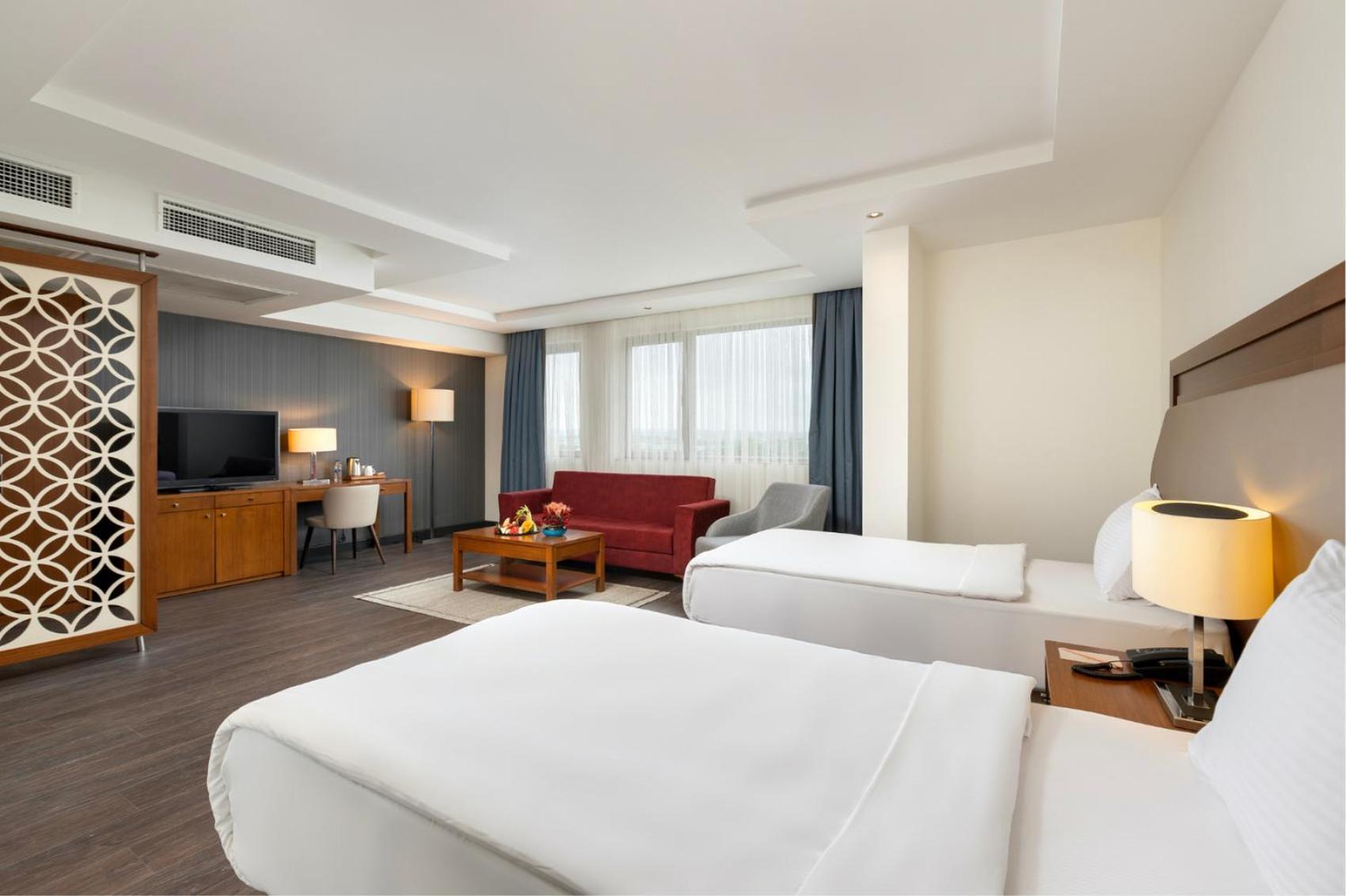 Miracle Istanbul Asia Airport Hotel & Spa Bagian luar foto Suite