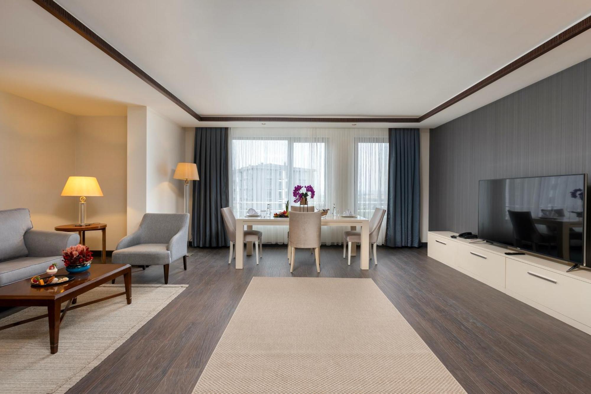 Miracle Istanbul Asia Airport Hotel & Spa Bagian luar foto Suite at the hotel