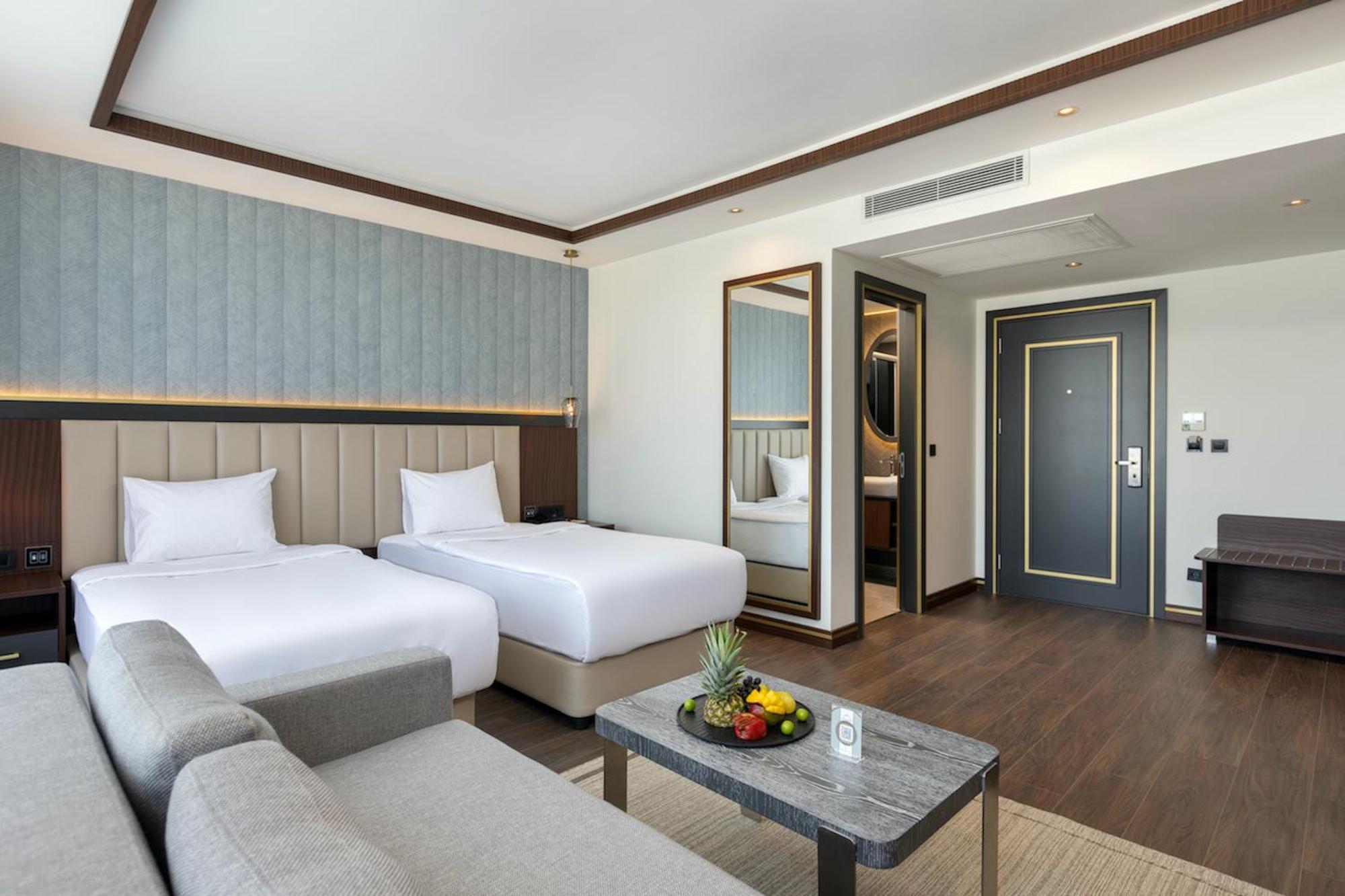 Miracle Istanbul Asia Airport Hotel & Spa Bagian luar foto Deluxe Room