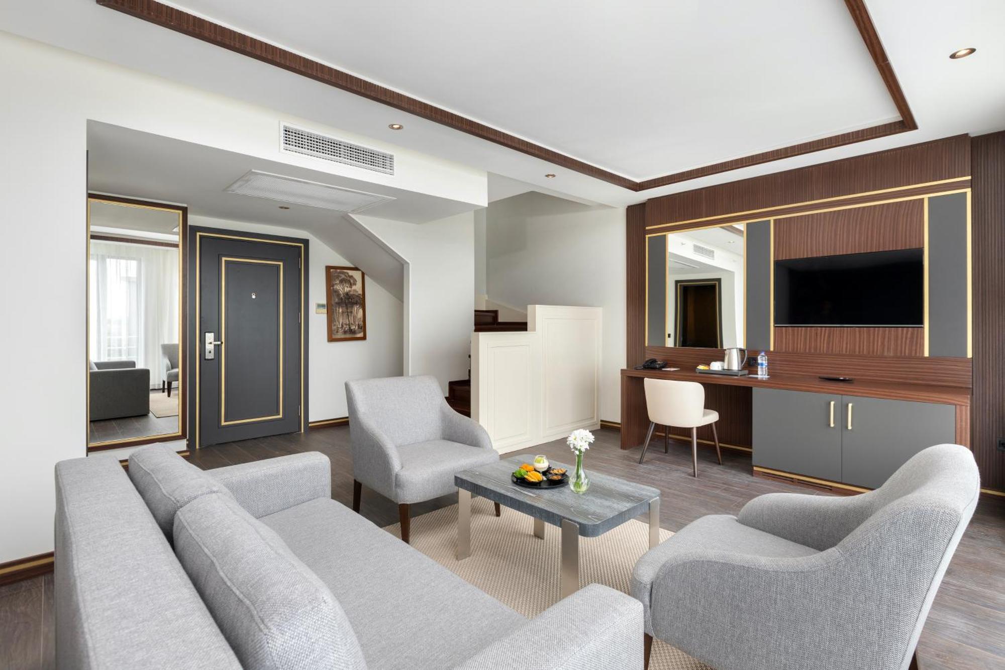 Miracle Istanbul Asia Airport Hotel & Spa Bagian luar foto
